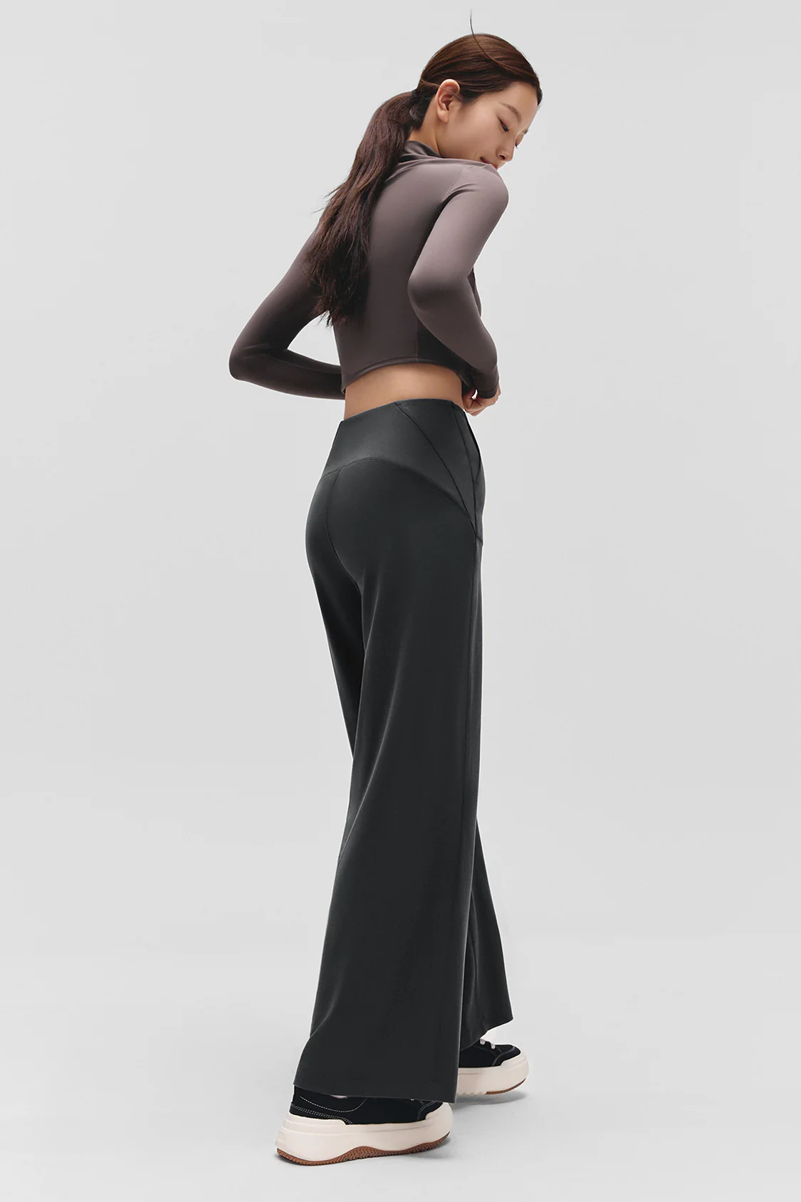 FlowWarm – Women’s High-Stretch Wide-Leg Thermal Pants - Image 5