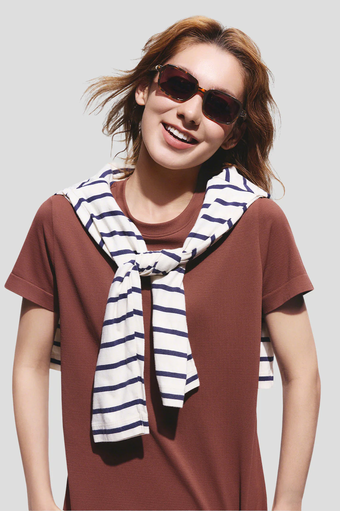 Small Square Frame Sunglasses UV 400 FD016 - Image 6
