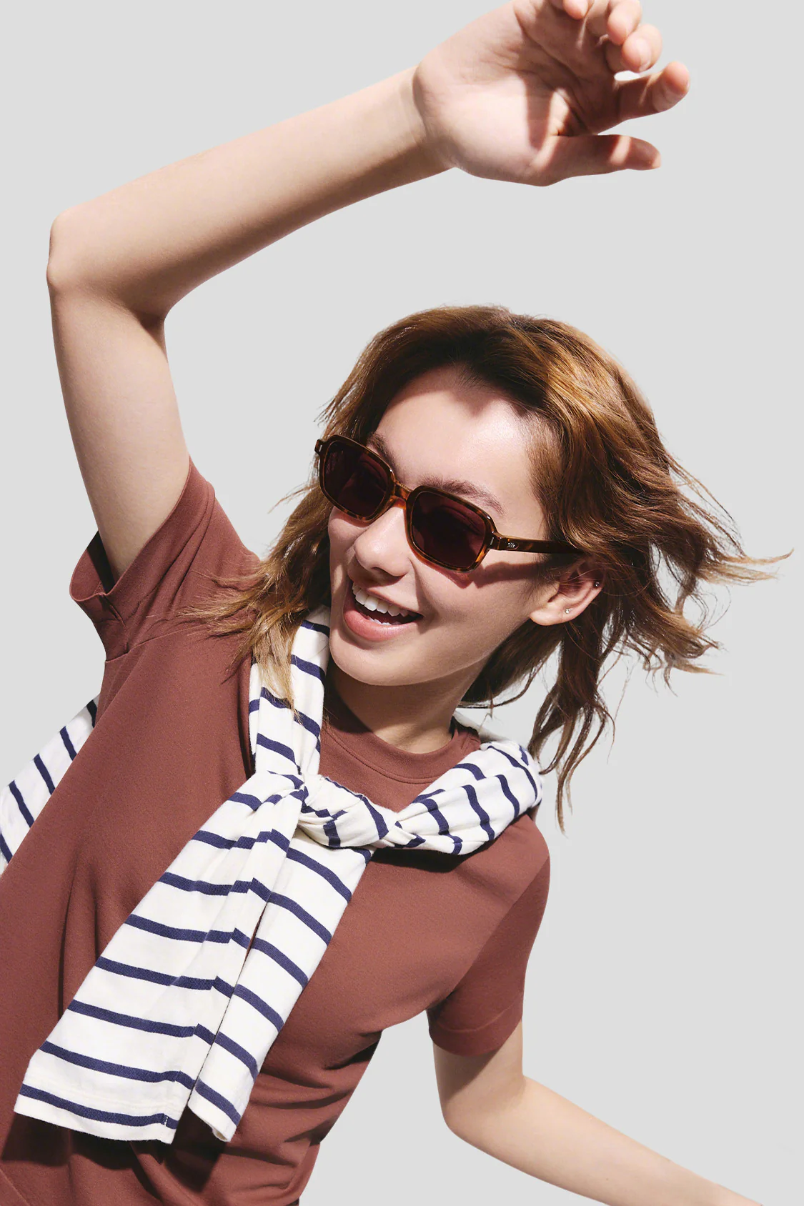 Small Square Frame Sunglasses UV 400 FD016 - Image 8